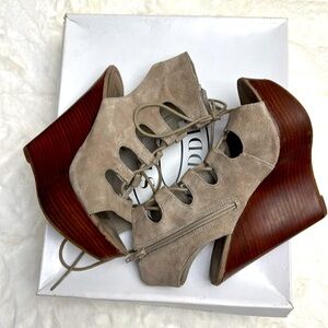 STEVE MADDEN BADIN TAUPE SIZE 7